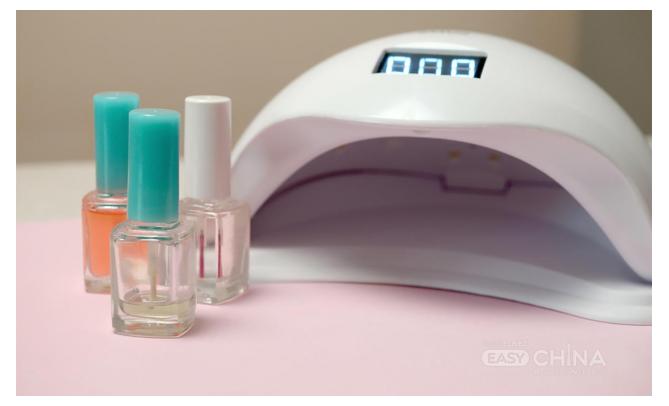 Фото товара лампы для маникюра оптом в ассортименте Фото товара лампы для маникюра оптом в ассортименте