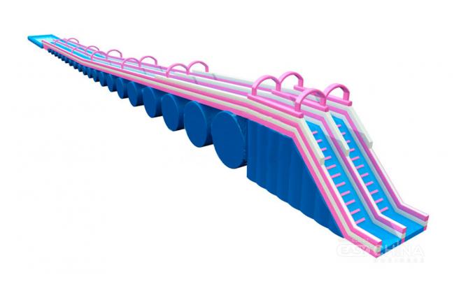 Надувные водные аттракционы и горки