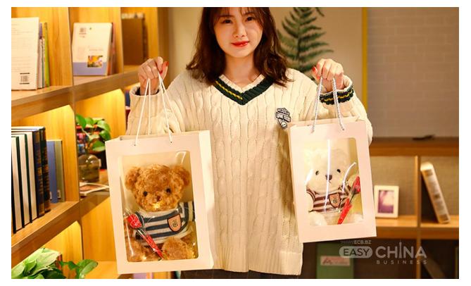 Мишка с розой в подарочной коробке