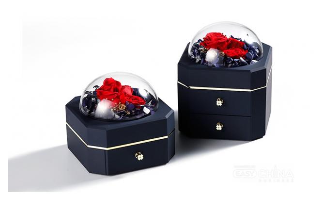 Подарочная коробка для бижутерии с розой