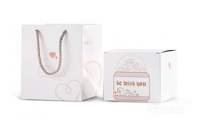 Фото товара Подарочная коробка для бижутерии с розой