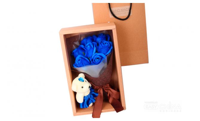 Подарочные букеты мыла из роз с игрушкой 