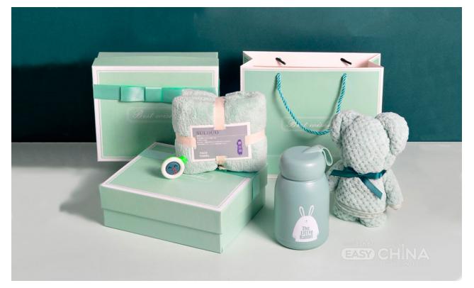 Подарочный набор Simple Life, термокружка, полотенце, повязка Подарочный набор Simple Life, термокружка, полотенце, повязка